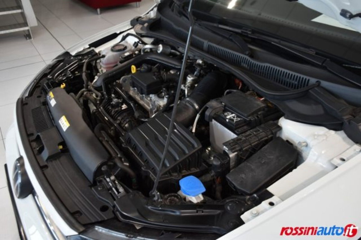 Volkswagen Polo 1.0 tsi Life 95cv (15)