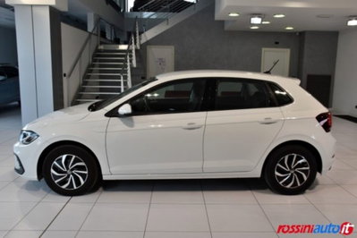 Volkswagen Polo 1.0 tsi Life 95cv (2)