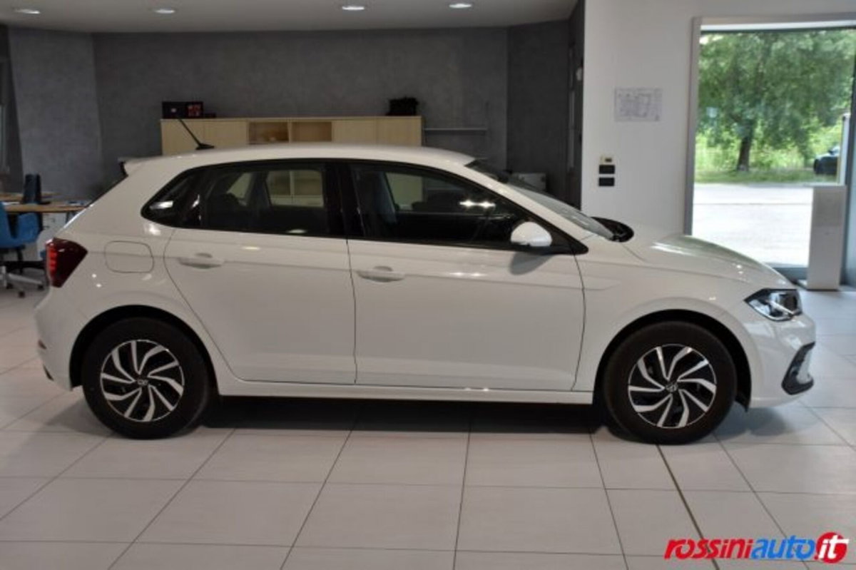 Volkswagen Polo 1.0 tsi Life 95cv (6)