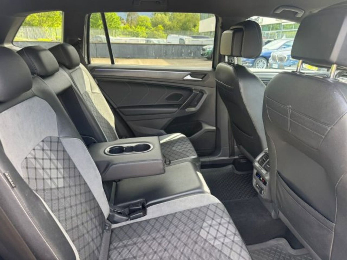 Volkswagen Tiguan Allspace 2.0 TDI 200 CV SCR DSG 4MOTION R-Line (16)