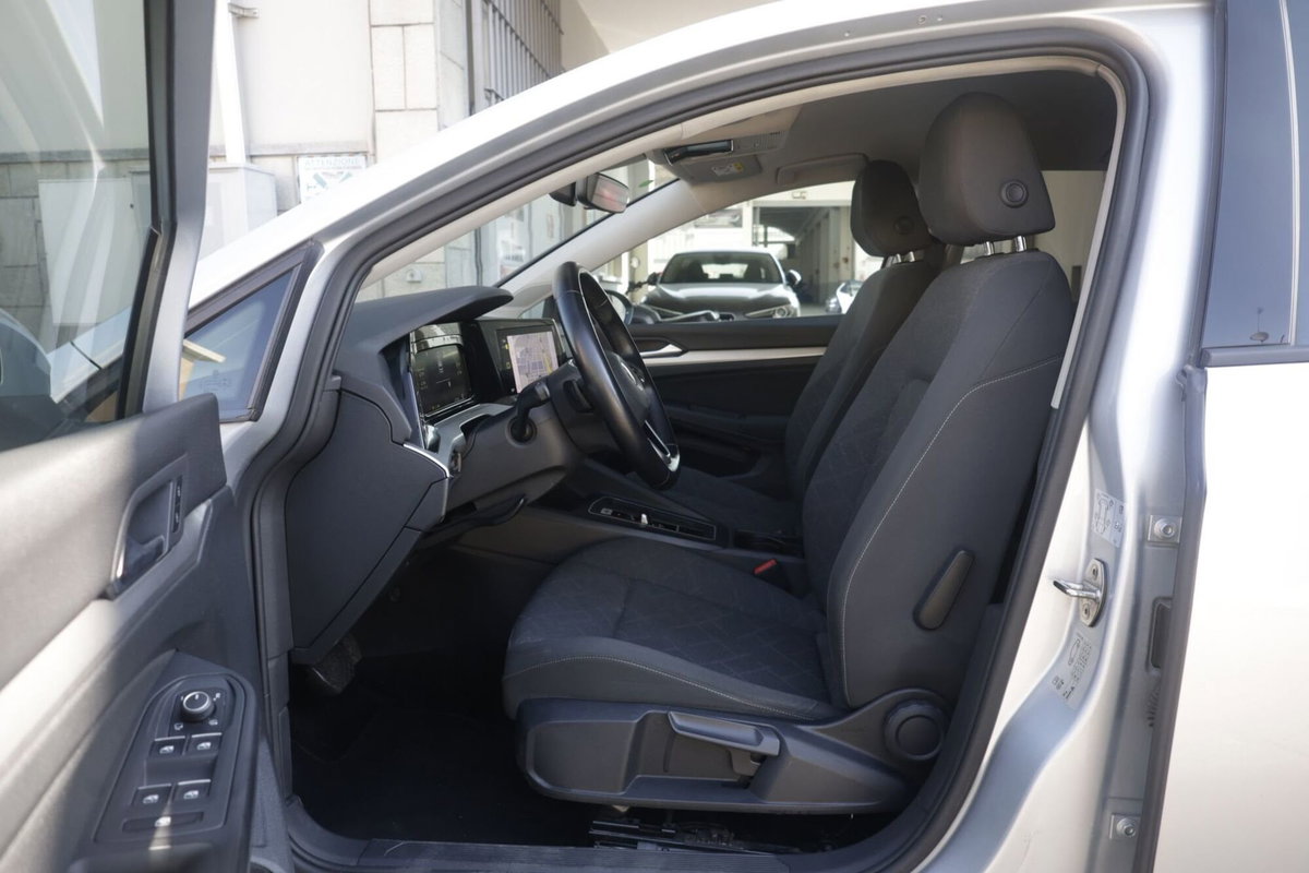 Volkswagen Golf 1.5 TGI DSG Life (17)