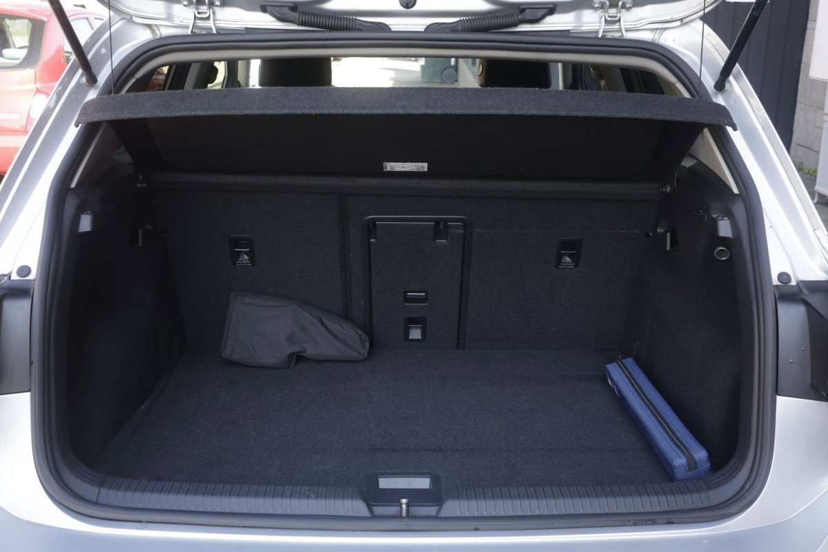 Volkswagen Golf 1.5 TGI DSG Life (18)