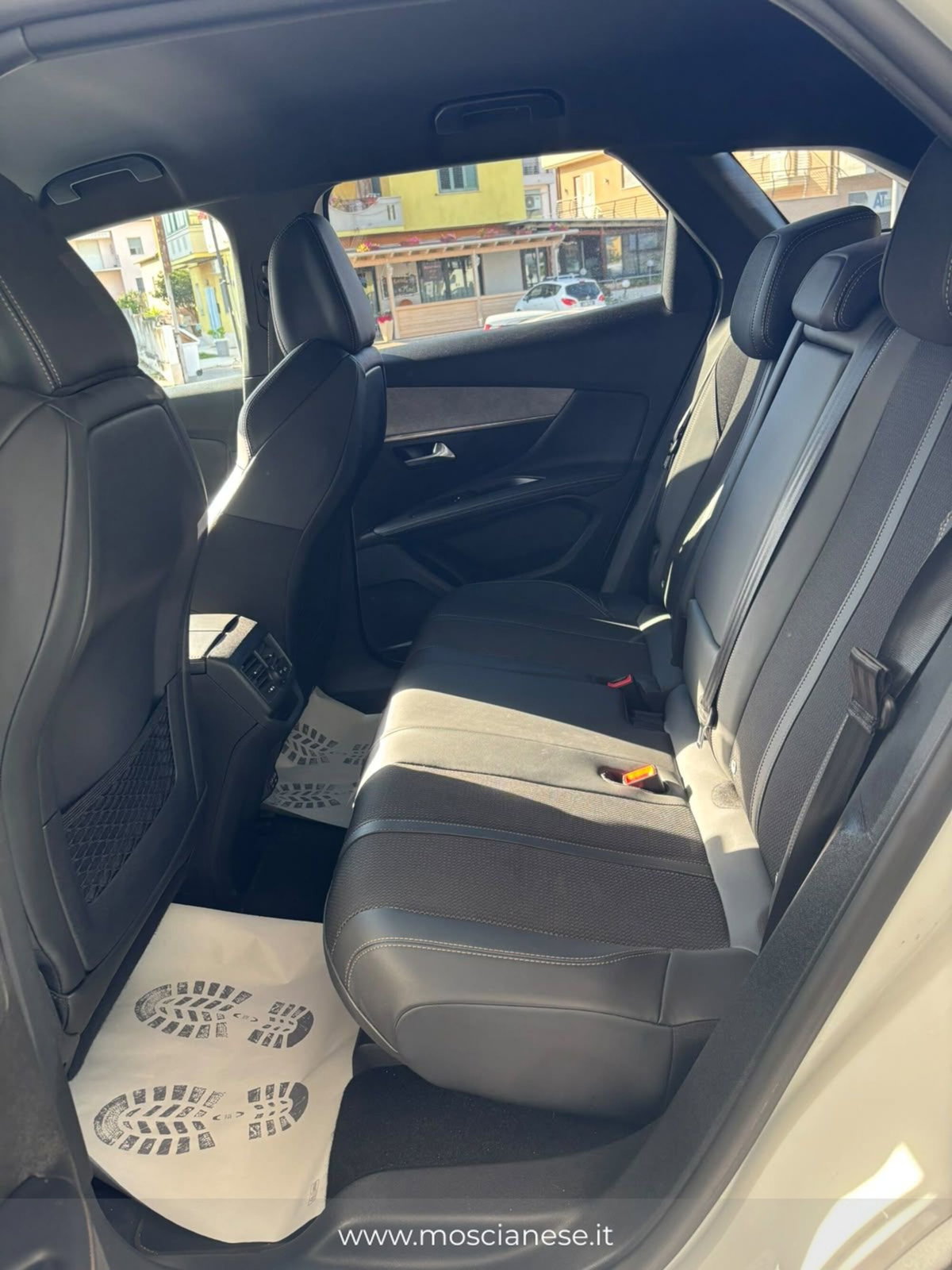 Peugeot 3008 PureTech Turbo 130 S&S EAT8 GT Pack (14)