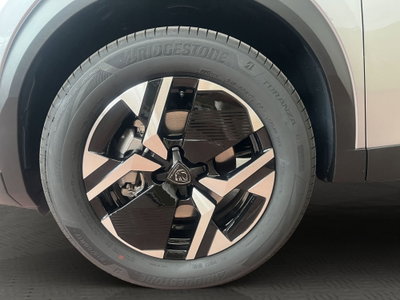 Peugeot 2008 1.2 hybrid GT 145cv e-dcs6 (4)