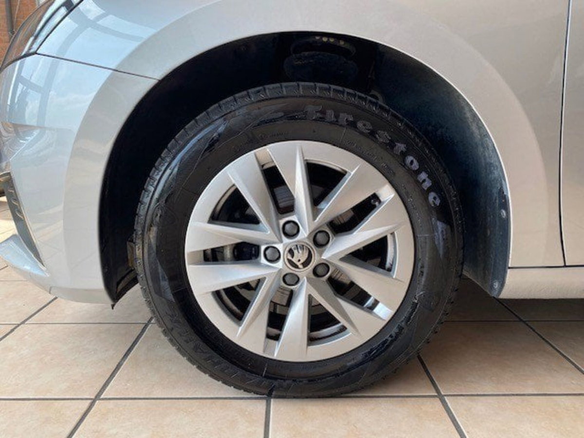 Skoda Fabia 1.0 TSI EVO 95 CV Ambition (6)