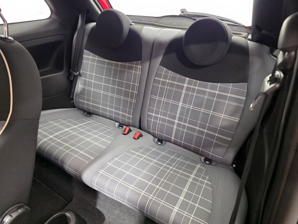 Fiat 500 1.0 Hybrid Lounge (11)