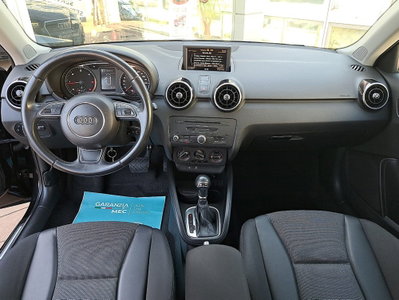 Audi A1 Sportback 1.6 TDI Attraction (13)