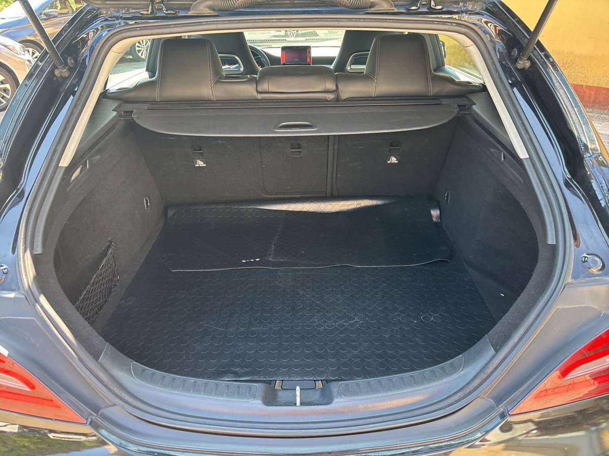 Mercedes-Benz CLA Shooting Brake 220 d Automatic Sport (10)
