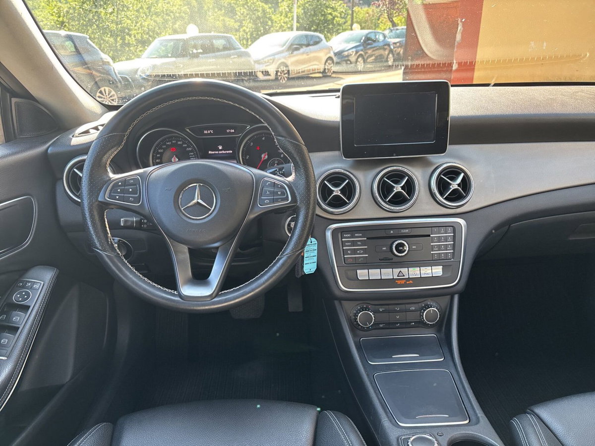 Mercedes-Benz CLA Shooting Brake 220 d Automatic Sport (12)