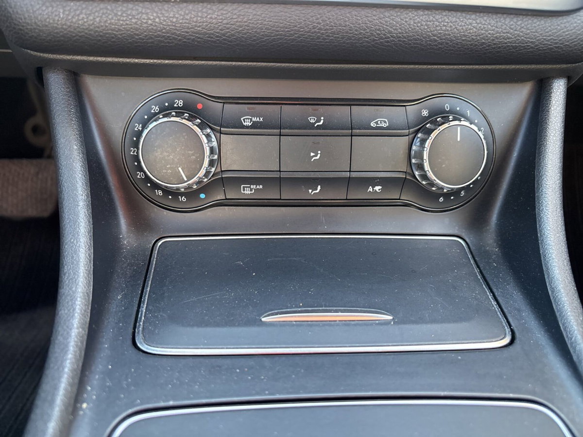 Mercedes-Benz CLA Shooting Brake 220 d Automatic Sport (15)