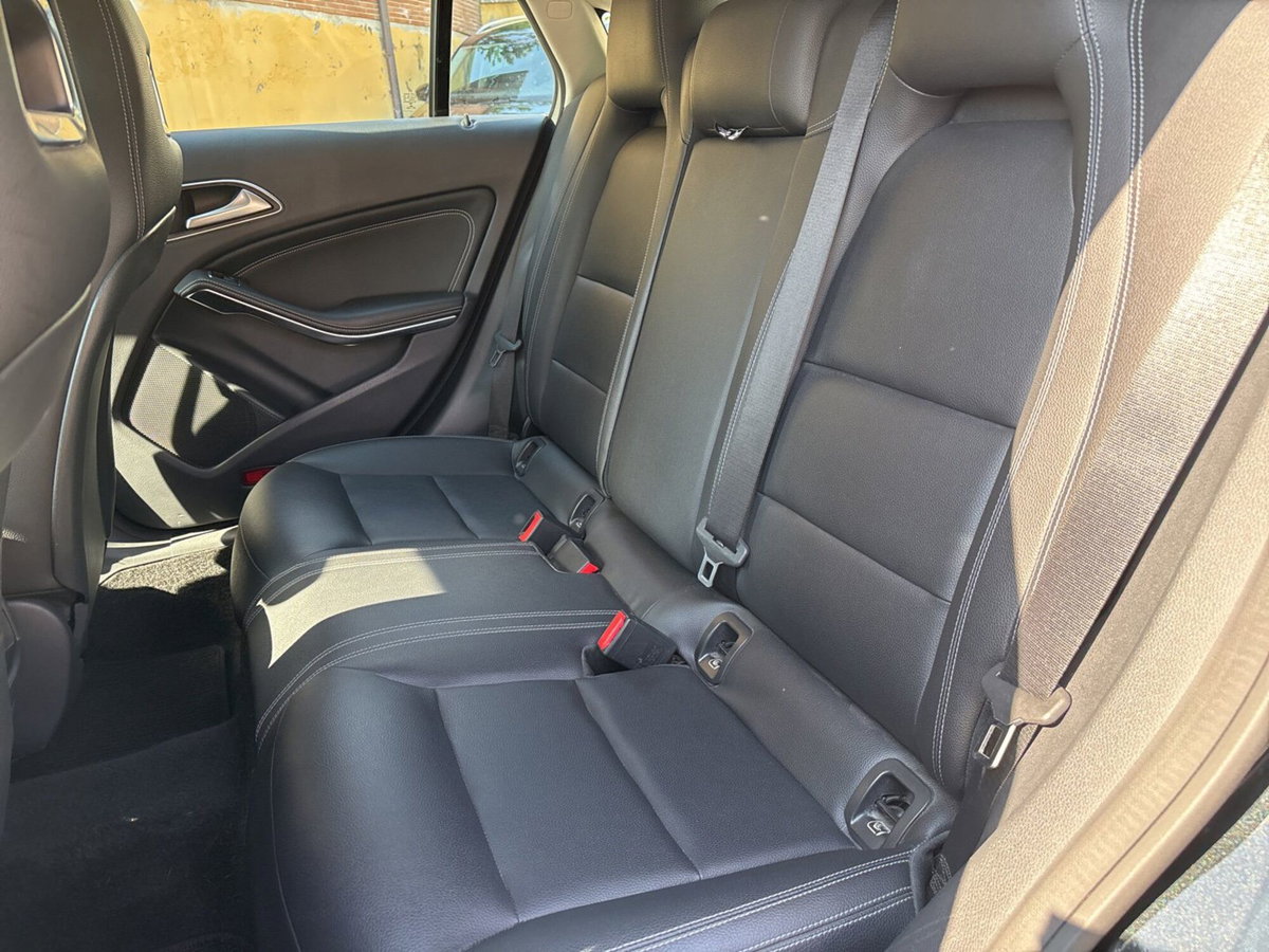 Mercedes-Benz CLA Shooting Brake 220 d Automatic Sport (17)
