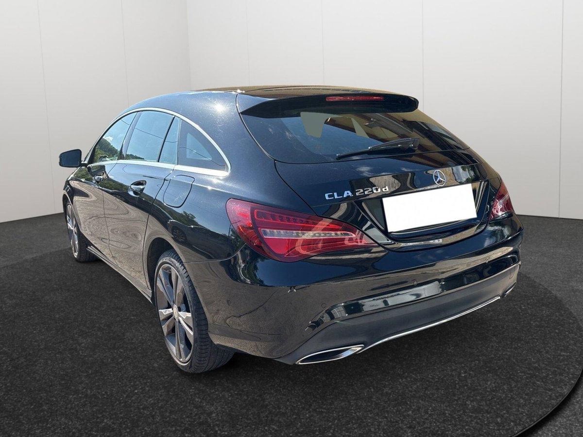 Mercedes-Benz CLA Shooting Brake 220 d Automatic Sport (4)