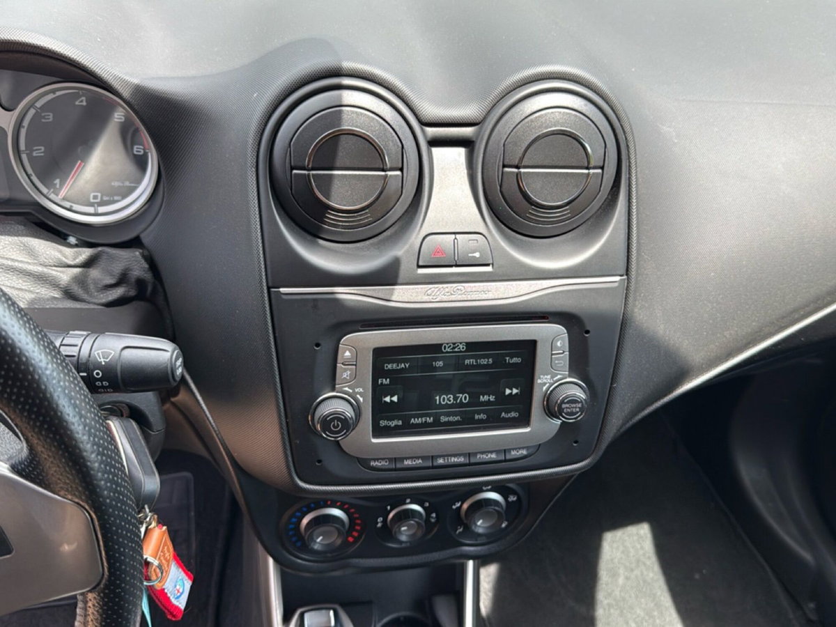 Alfa Romeo MiTo 1.3 JTDm 85 CV S&S Progression (14)