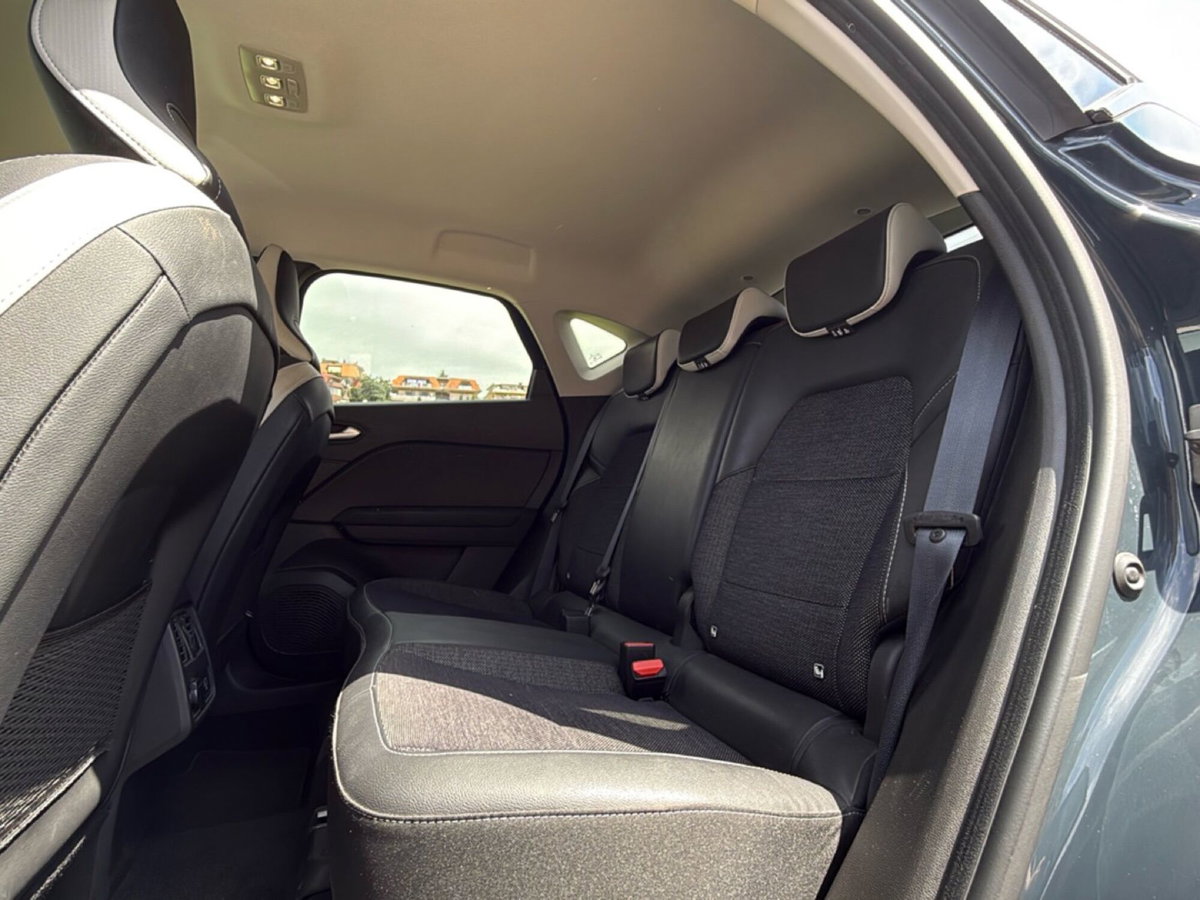 Renault Captur Full Hybrid E-Tech 145 CV Techno (11)