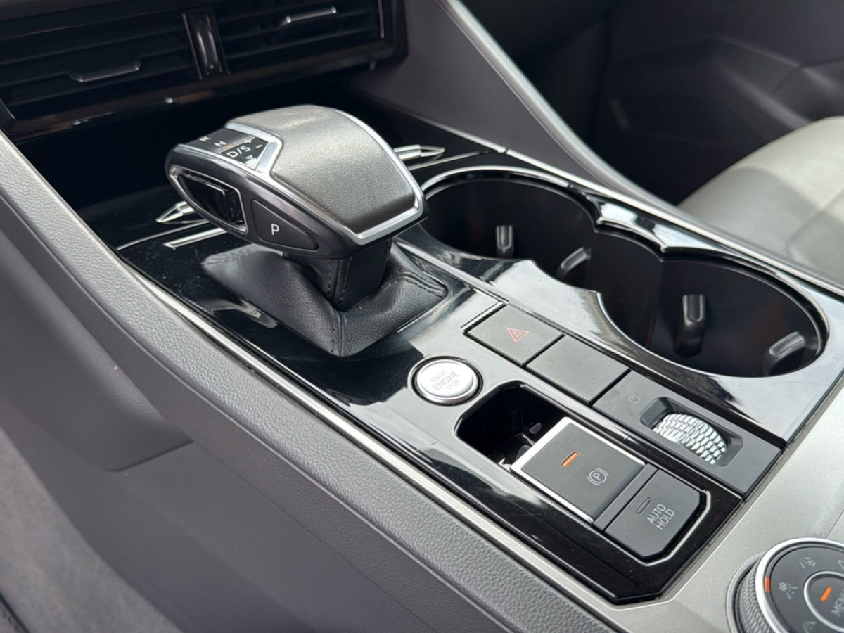 Volkswagen Touareg 3.0 V6 TDI 286 CV SCR Advanced (18)