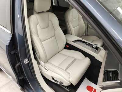 Volvo XC90 B5 (d) AWD Geartronic 7 posti Inscription (5)