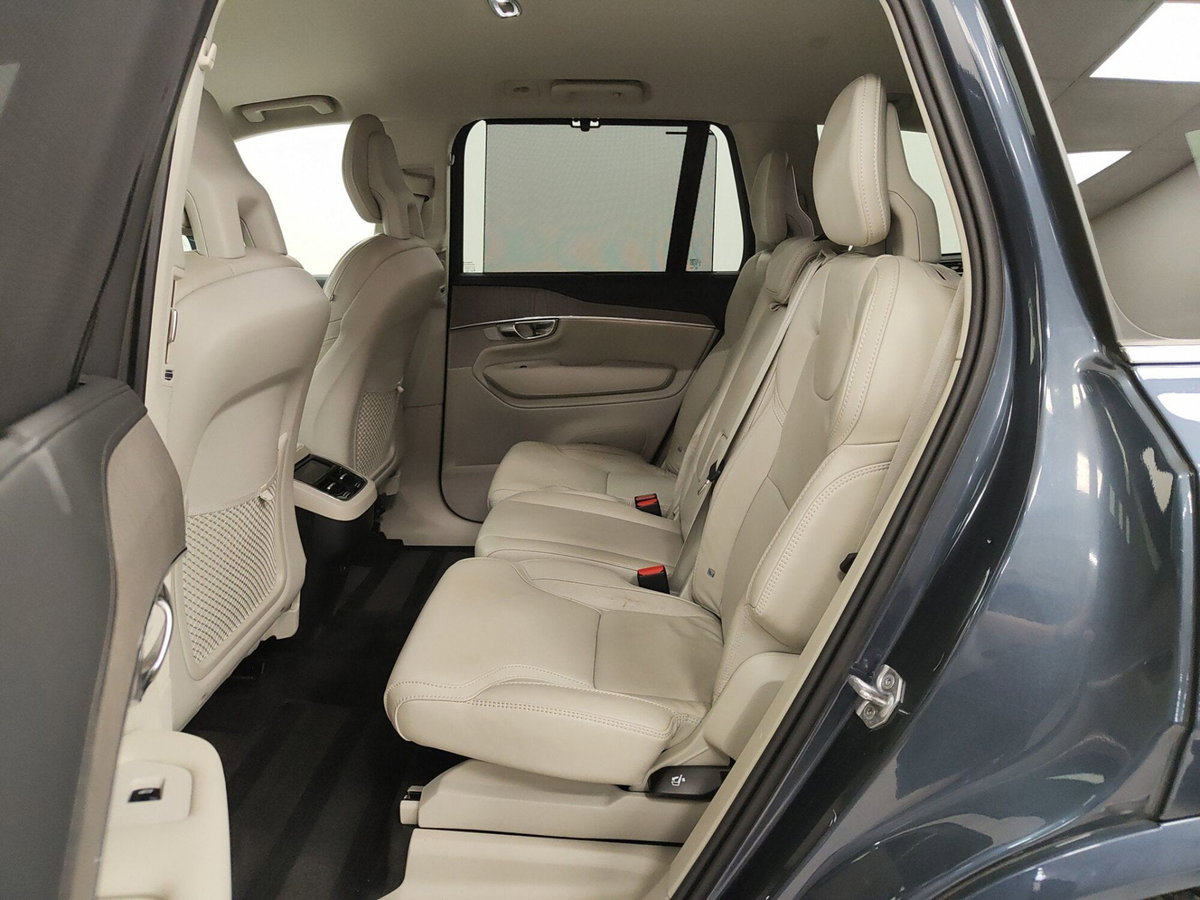 Volvo XC90 B5 (d) AWD Geartronic 7 posti Inscription (6)