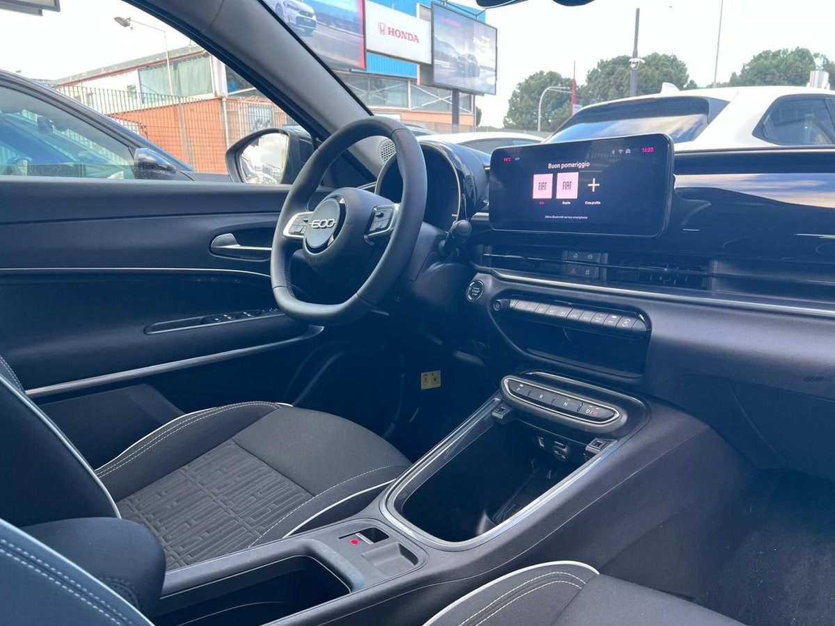 Fiat 600 1.2 hybrid Icon 145cv auto (12)