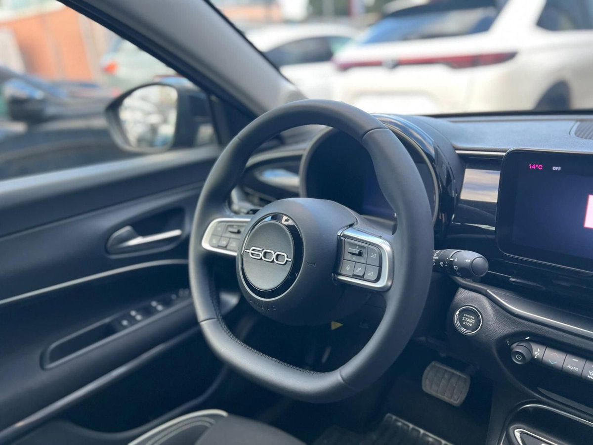 Fiat 600 1.2 hybrid Icon 145cv auto (13)