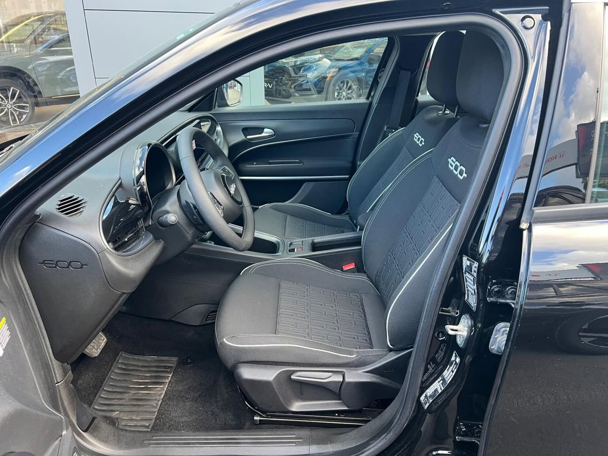 Fiat 600 1.2 hybrid Icon 145cv auto (8)