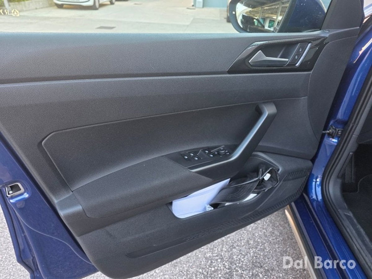 Volkswagen Taigo 1.0 tsi Edition 110cv dsg (11)