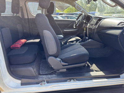 Mitsubishi L200 2.3 D Club Cab 4x4 Super Select Intense (15)
