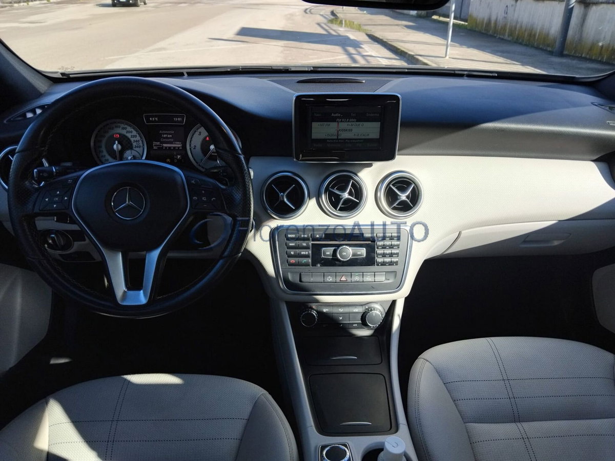 Mercedes-Benz Classe A 180 CDI Premium (13)