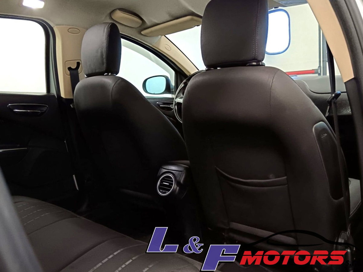 Lancia Delta 1.6 MJT DPF Oro (12)