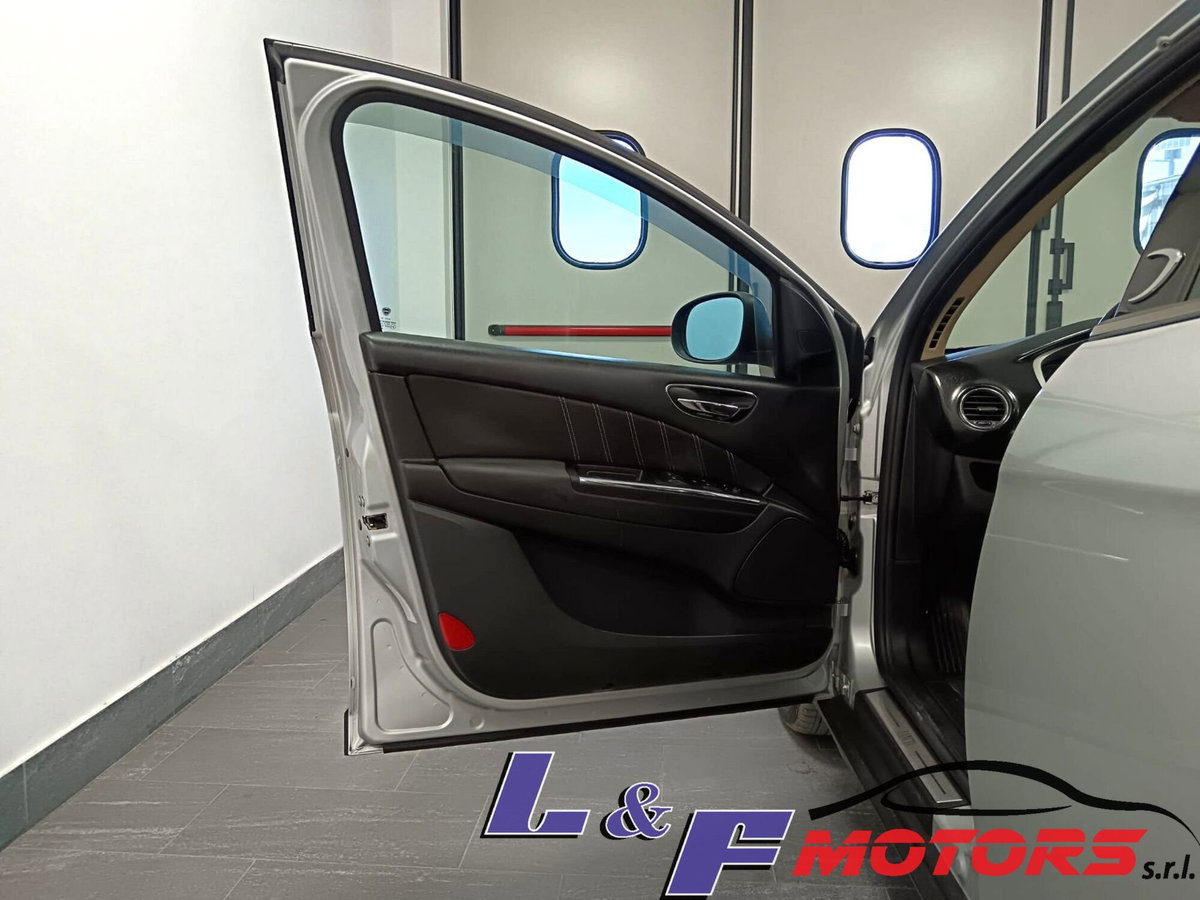 Lancia Delta 1.6 MJT DPF Oro (19)