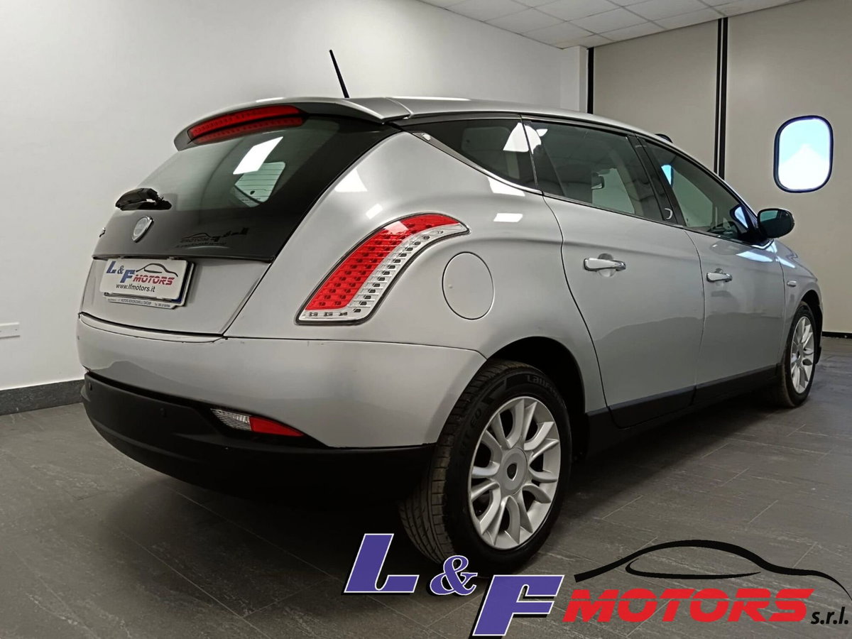 Lancia Delta 1.6 MJT DPF Oro (5)