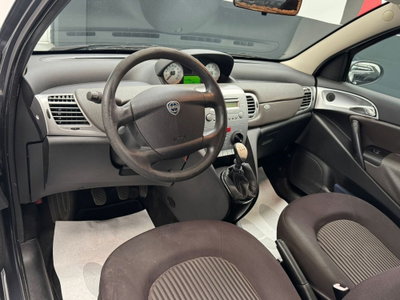 Lancia Ypsilon 1.2 Versus (9)