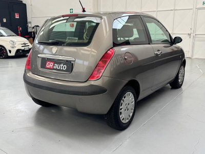 Lancia Ypsilon 16V Platino (5)