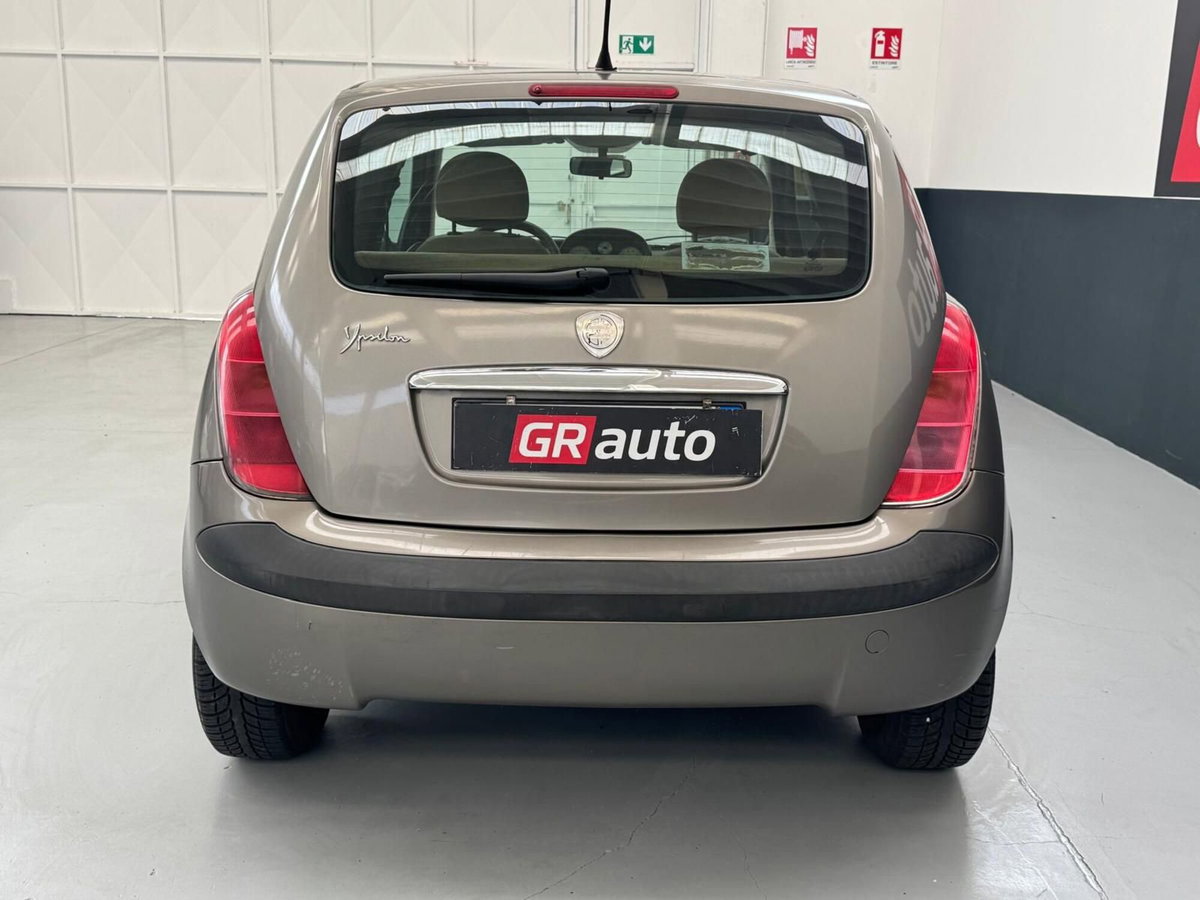 Lancia Ypsilon 16V Platino (6)