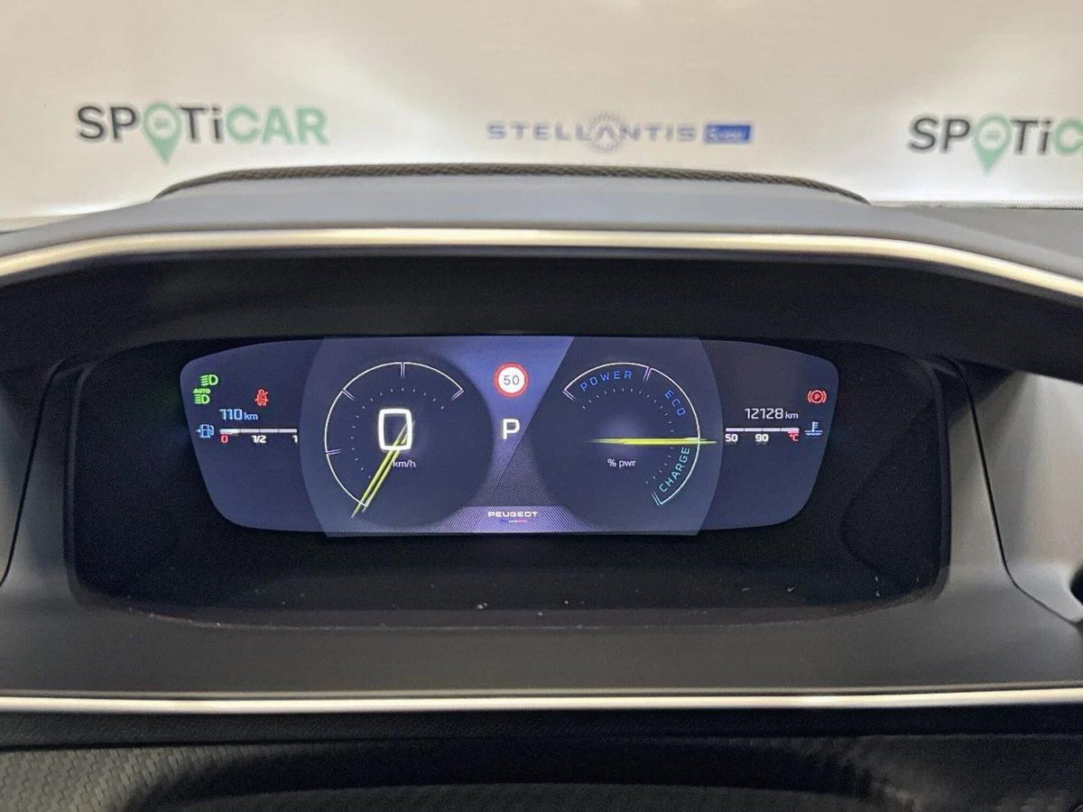 Peugeot 2008 1.2 hybrid GT 145cv e-dcs6 (10)