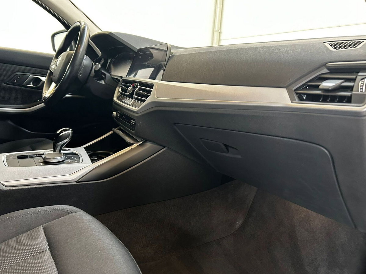 BMW Serie 3 Touring 318d  mhev 48V auto (10)