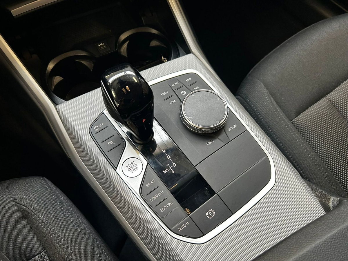 BMW Serie 3 Touring 318d  mhev 48V auto (15)