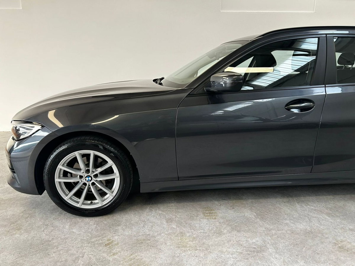 BMW Serie 3 Touring 318d  mhev 48V auto (3)