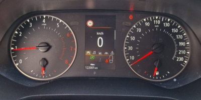 Renault Captur TCe 100 CV GPL FAP Zen (14)