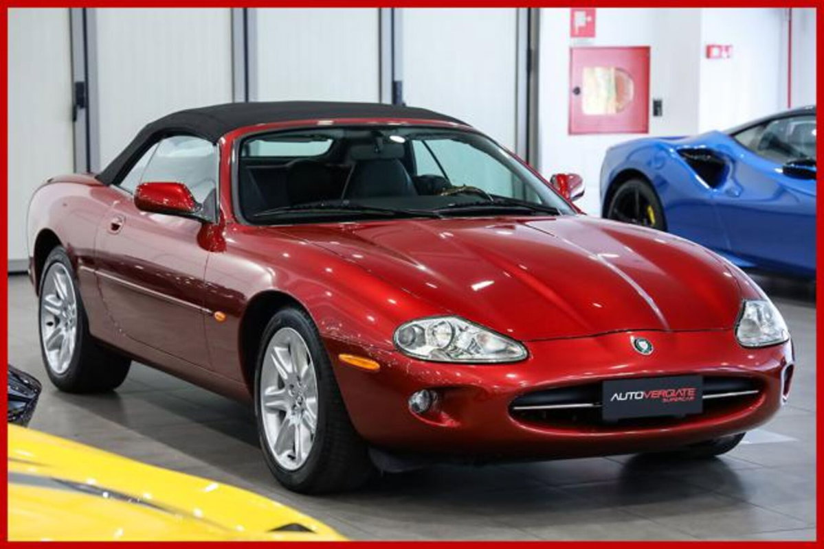 Jaguar XK8 4.0 Convertibile (2)