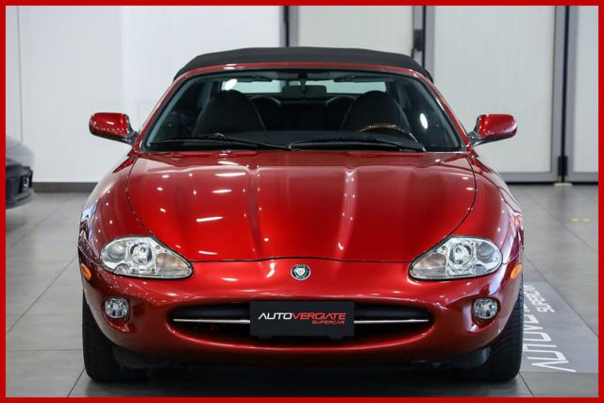 Jaguar XK8 4.0 Convertibile (3)