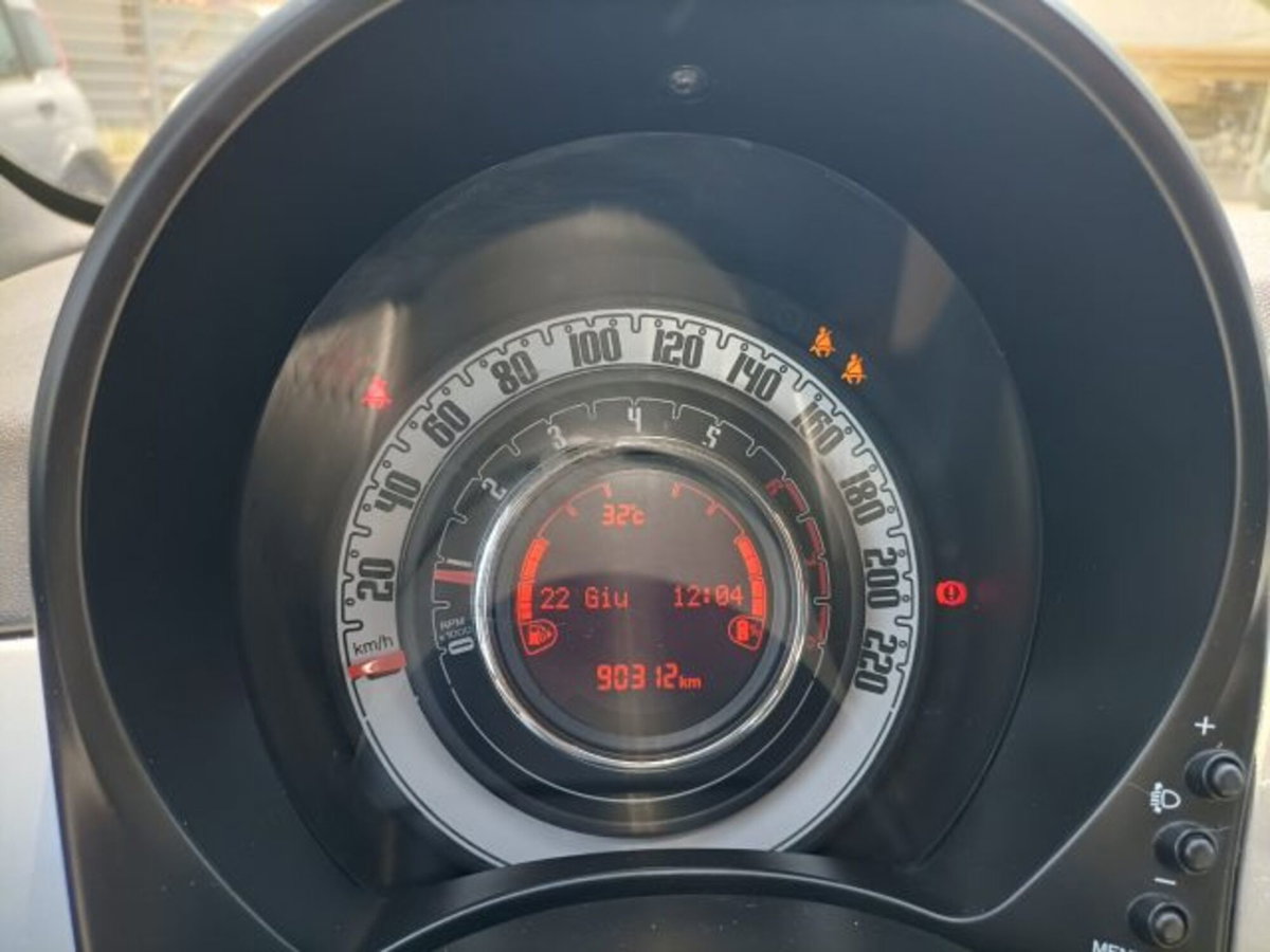 Fiat 500 1.0 Hybrid Connect (12)