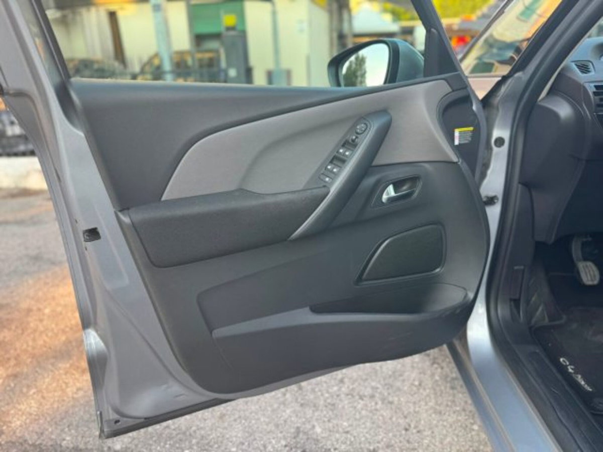 Citroen C4 SpaceTourer Space  PureTech 130 S&S Feel (19)