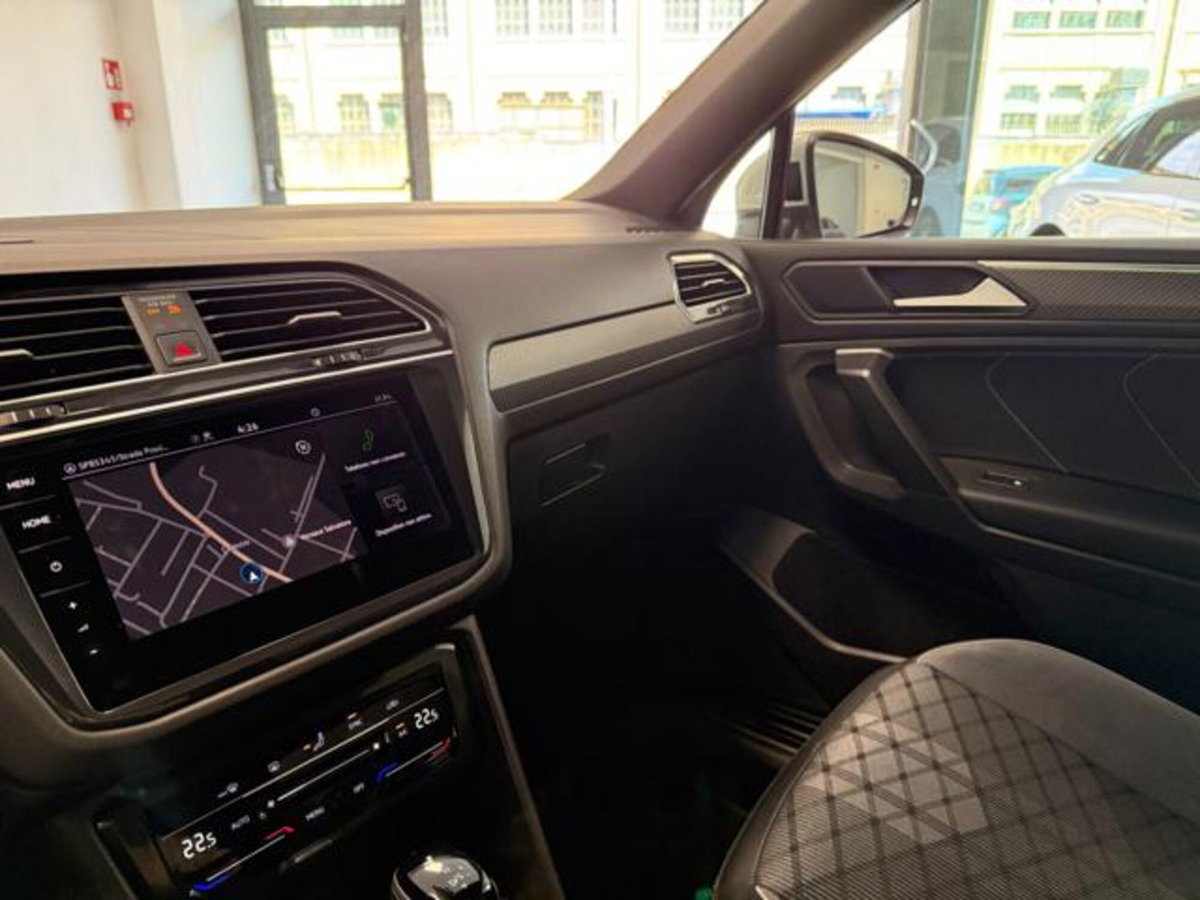Volkswagen Tiguan Allspace 1.5 tsi R-Line 7p.ti dsg (13)