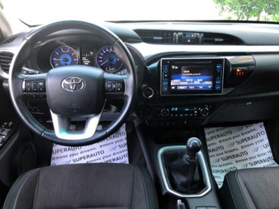 Toyota Hilux 2.D-4D 4WD porte Double Cab Lounge (11)