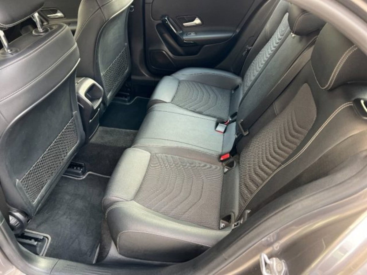 Mercedes-Benz Classe A Sedan 180 d Automatic 4p. Business (13)