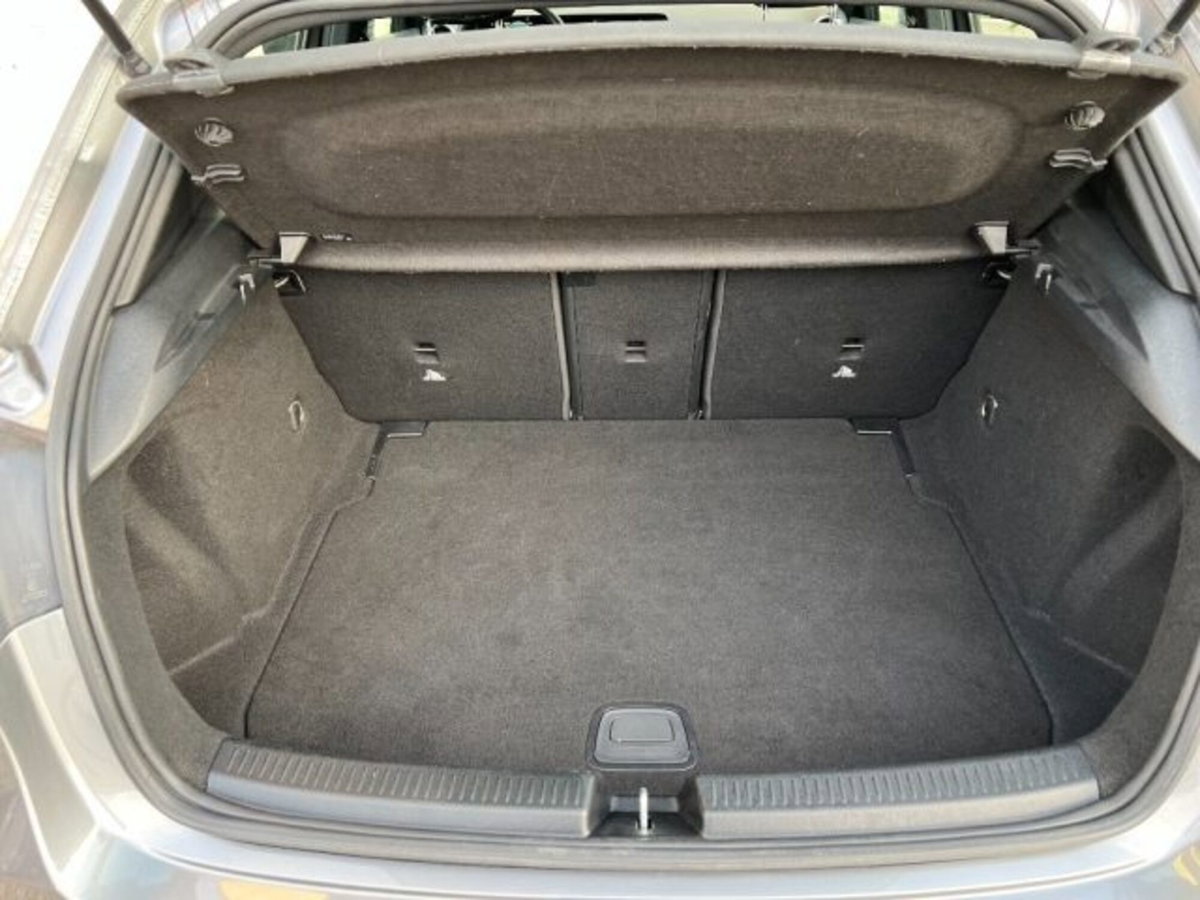 Mercedes-Benz Classe A Sedan 180 d Automatic 4p. Business (15)