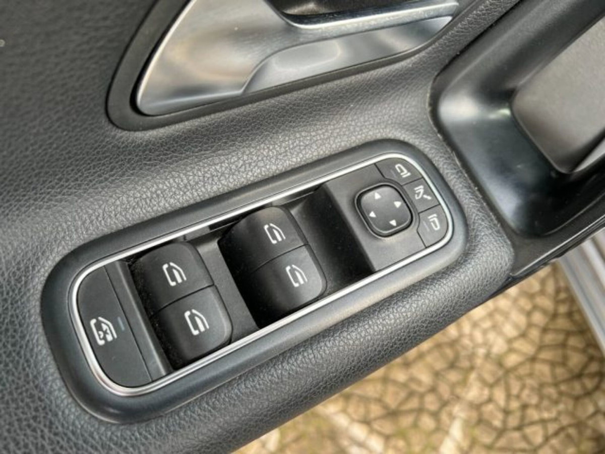 Mercedes-Benz Classe A Sedan 180 d Automatic 4p. Business (19)