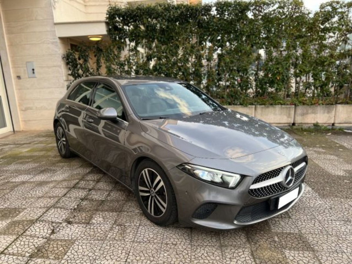 Mercedes-Benz Classe A Sedan 180 d Automatic 4p. Business (2)