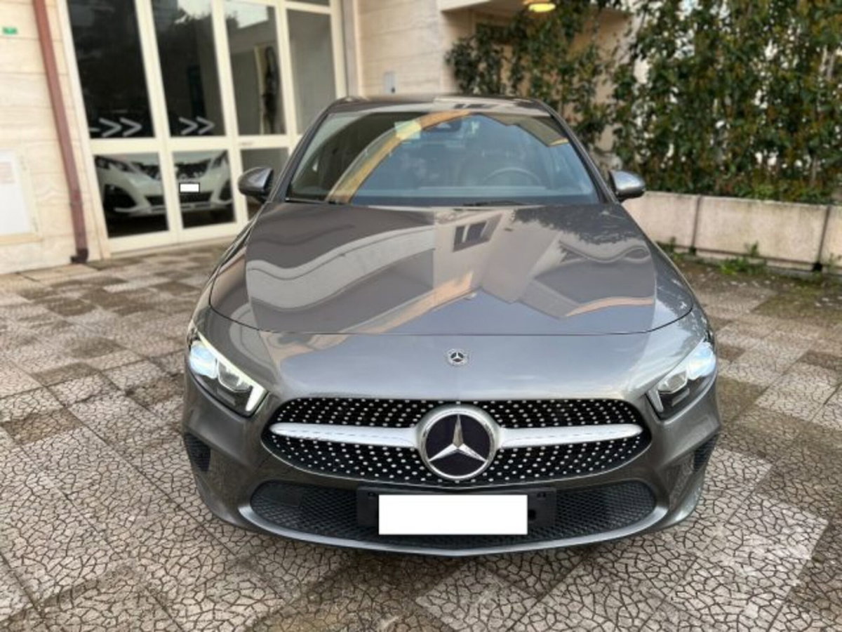 Mercedes-Benz Classe A Sedan 180 d Automatic 4p. Business (4)
