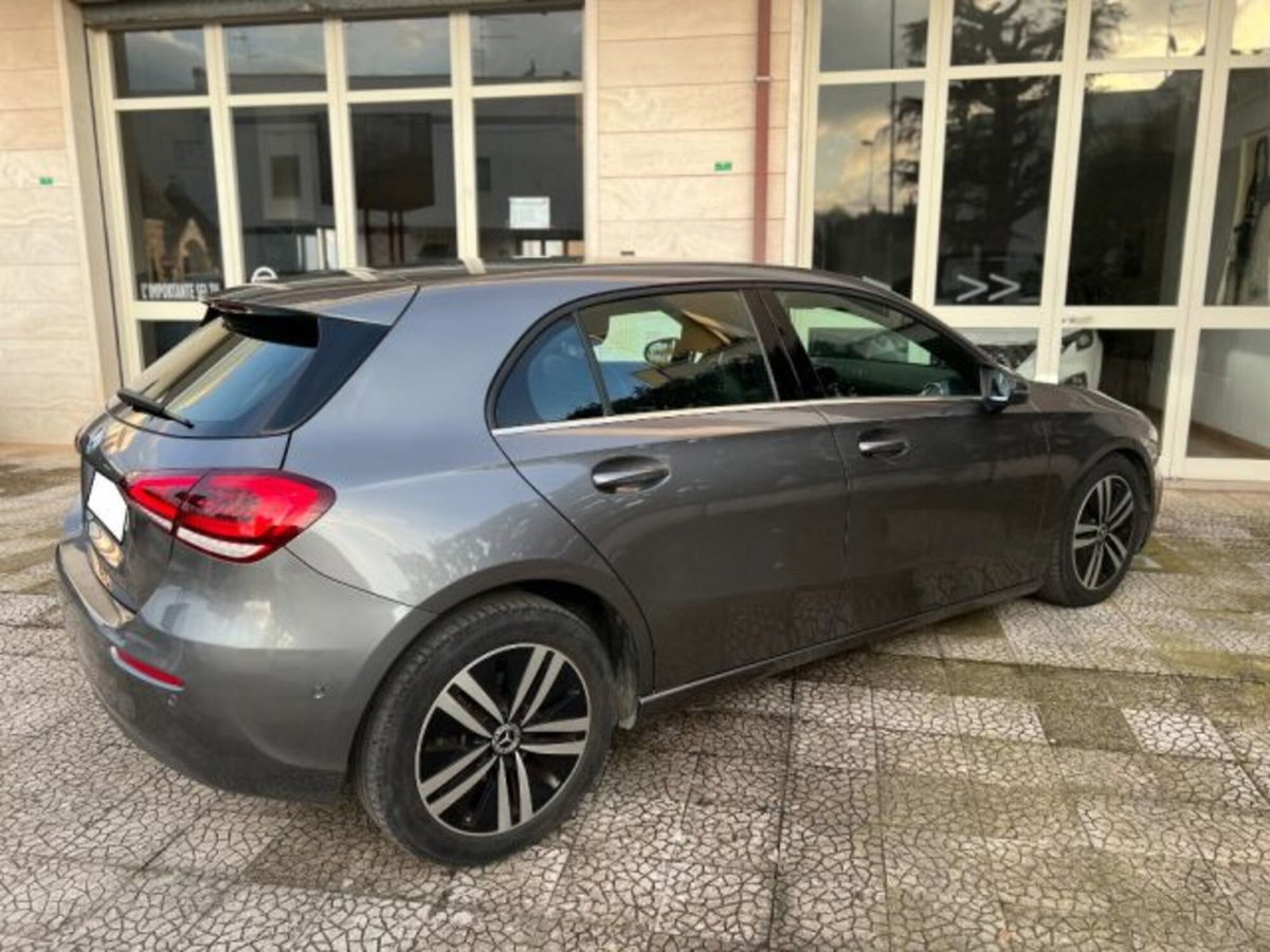 Mercedes-Benz Classe A Sedan 180 d Automatic 4p. Business (6)
